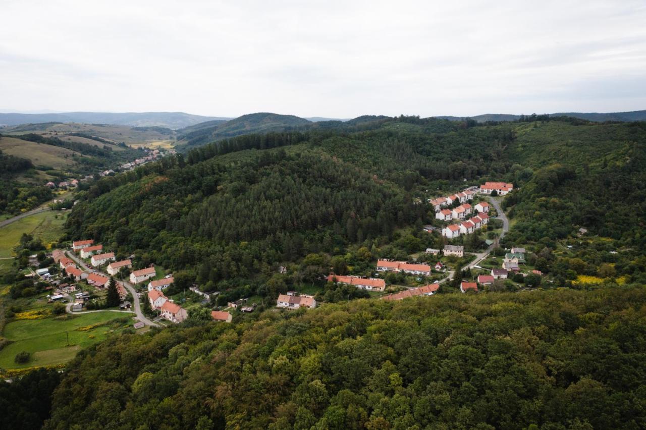 Videki Vendeghaz A Buekkben, Pezsgofuerdovel. Apartment Kirald Bagian luar foto