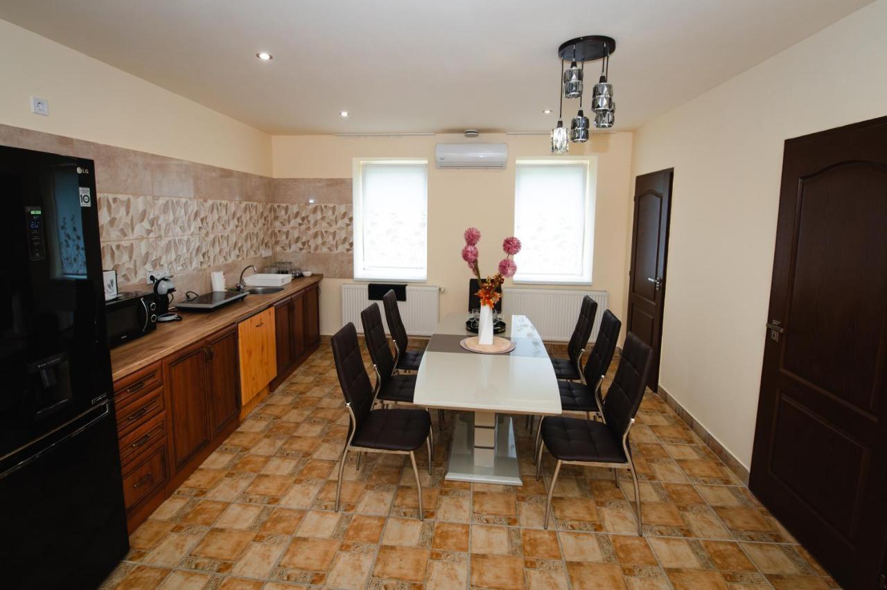 Videki Vendeghaz A Buekkben, Pezsgofuerdovel. Apartment Kirald Bagian luar foto