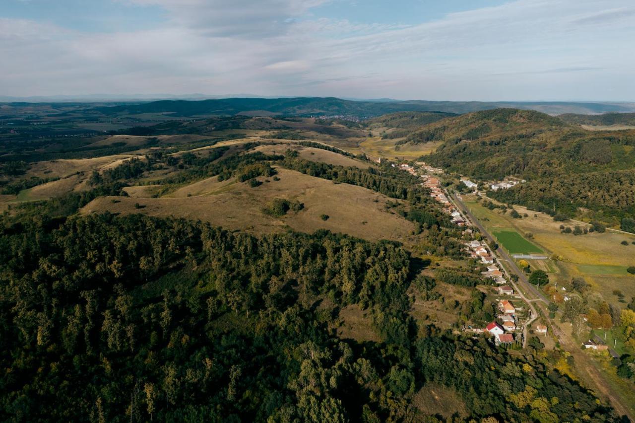 Videki Vendeghaz A Buekkben, Pezsgofuerdovel. Apartment Kirald Bagian luar foto
