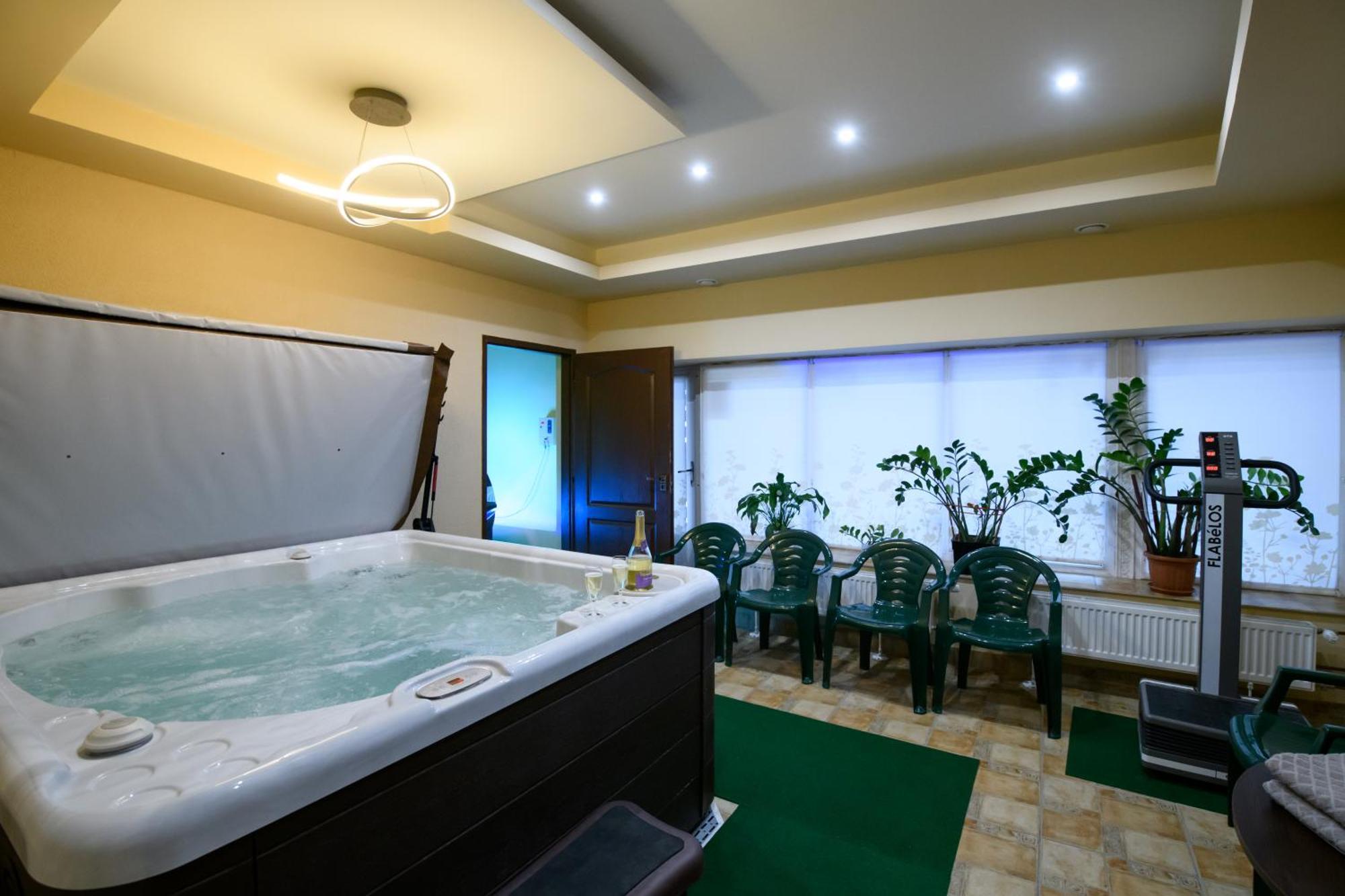 Videki Vendeghaz A Buekkben, Pezsgofuerdovel. Apartment Kirald Bagian luar foto